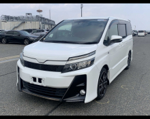 Toyota Voxy 2016