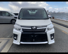 Toyota Voxy 2016