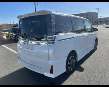 Toyota Voxy 2019
