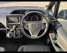 Toyota Voxy 2016