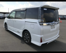 Toyota Voxy 2017