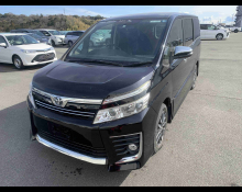 Toyota Voxy 2015