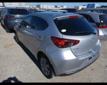 Mazda Mazda2 2021