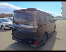 Toyota Voxy 2015