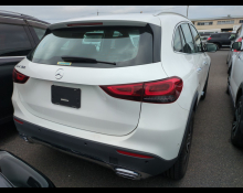 Mercedes-Benz GLA-class 2021