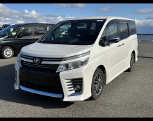Toyota Voxy 2015