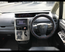 Toyota Noah 2012