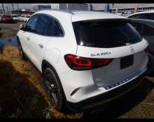 Mercedes-Benz GLA-class 2021