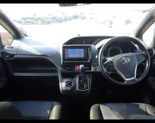 Toyota Voxy 2016