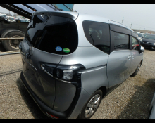 Toyota Sienta 2021