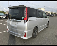 Toyota Noah 2017