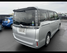 Toyota Voxy 2015
