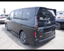 Nissan Serena 2025