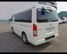 Toyota Hiace Van 2015