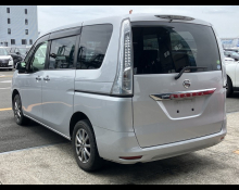 Nissan Serena 2015