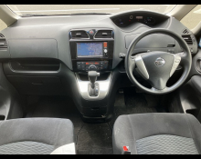 Nissan Serena 2015
