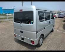 Nissan NV100 2020