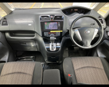 Nissan Serena 2015