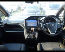 Toyota Voxy 2015