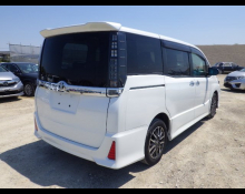 Toyota Voxy 2017