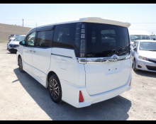 Toyota Voxy 2017