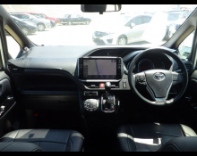 Toyota Voxy 2017