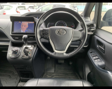 Toyota Voxy 2015