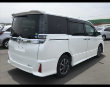 Toyota Voxy 2018