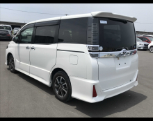 Toyota Voxy 2018