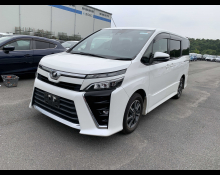 Toyota Voxy 2018