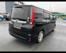 Toyota Noah 2016