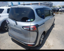 Toyota Sienta 2021
