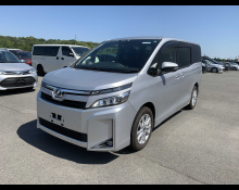 Toyota Voxy 2019