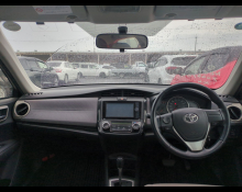 Toyota Corolla Axio 2012