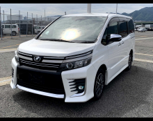 Toyota Voxy 2016