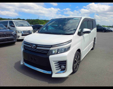 Toyota Voxy 2015