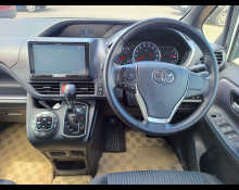 Toyota Voxy 2015