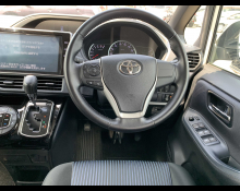 Toyota Voxy 2016