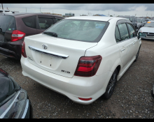 Toyota Corolla Axio 2016