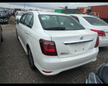 Toyota Corolla Axio 2016