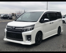 Toyota Voxy 2017