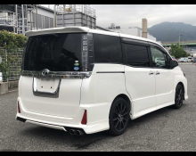 Toyota Voxy 2017