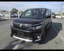 Toyota Voxy 2015