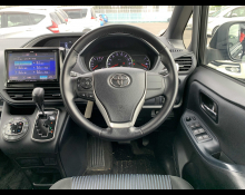Toyota Voxy 2016