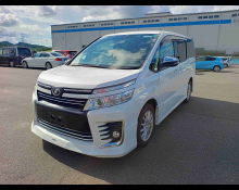 Toyota Voxy 2015