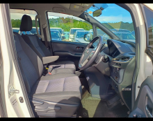 Toyota Voxy 2015