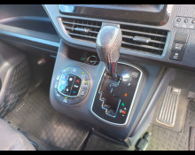 Toyota Voxy 2016