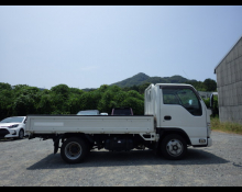 Isuzu Elf 2016