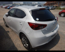 Mazda Mazda2 2021