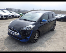 Toyota Sienta 2015